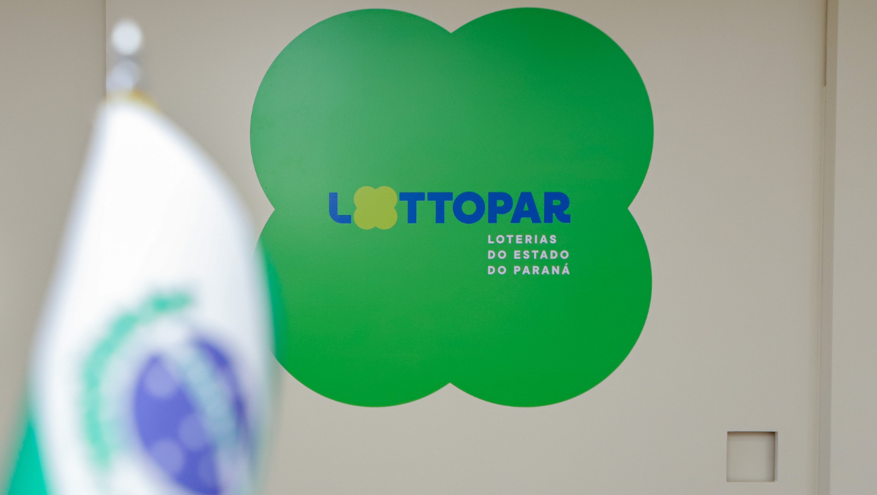 Lottopar e Bandeira do Paraná
