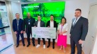 Representantes da empresa  Daruma Sam S.A (Aposta.la) junto com a diretoria da Lottopar.