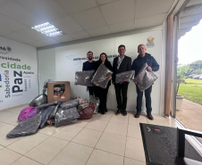 Lottopar participa da Campanha Aquece Paraná 2023 e faz doação de roupas e cobertores