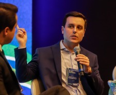  Evento promovido pela Lottopar inicia com temas sobre jogo responsável e regulamentação do setor.