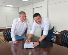 Parceria entre Lottopar e Cohapar garante R$ 10 milhões para subsidiar o valor de entrada a 500 famílias