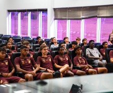 Lottopar realiza novo ciclo de treinamento sobre integridade esportiva para atletas do Athletico Paranaense