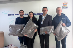 Lottopar participa da Campanha Aquece Paraná 2023 e faz doação de roupas e cobertores