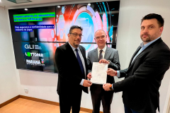 Diretor Regional Latino-Americano da GLI, Georges Didier, o executivo de Relações Governamentais e Desenvolvimento de Negócios GLI, Valter Delfraro Júnior e o Diretor Presidente da Lottopar Daniel Romanowski