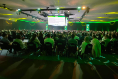Lottopar realiza capacitação em fiscalização de contratos administrativos no maior evento do Brasil.
