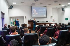 Lottopar realiza novo ciclo de treinamento sobre integridade esportiva para atletas do Athletico Paranaense