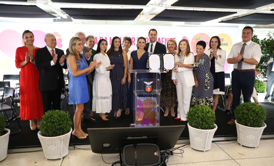 O governador Carlos Massa Ratinho Junior sancionou nesta terça-feira (21) a criação do Fundo Estadual dos Direitos da Mulher (FEDIM/PR).