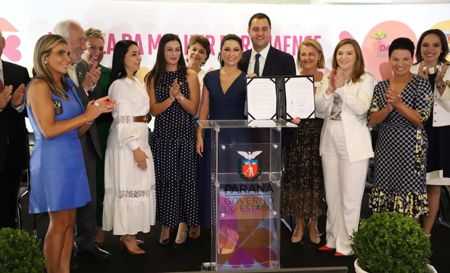 O governador Carlos Massa Ratinho Junior sancionou nesta terça-feira (21) a criação do Fundo Estadual dos Direitos da Mulher (FEDIM/PR).