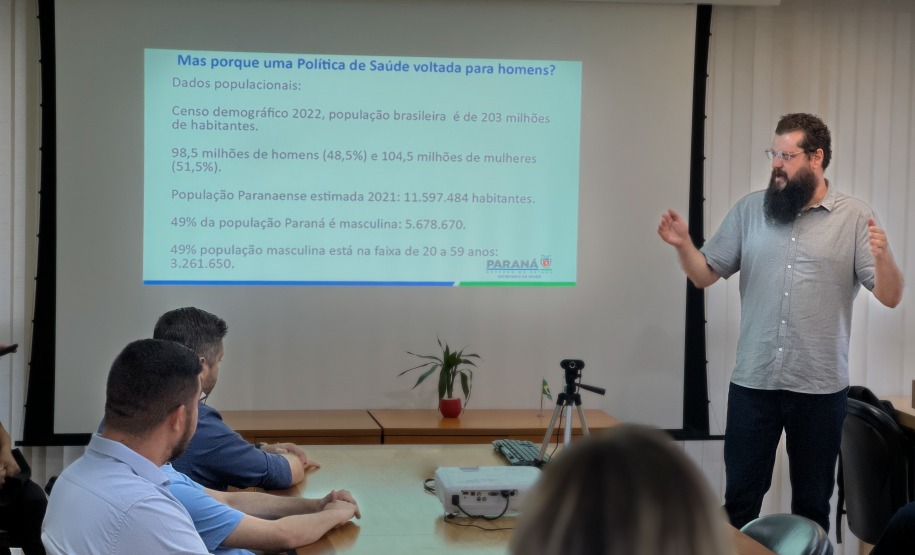 Novembro Azul: servidores da Lottopar assistem à palestra “Saúde do Homem, Imunização é Fundamental”