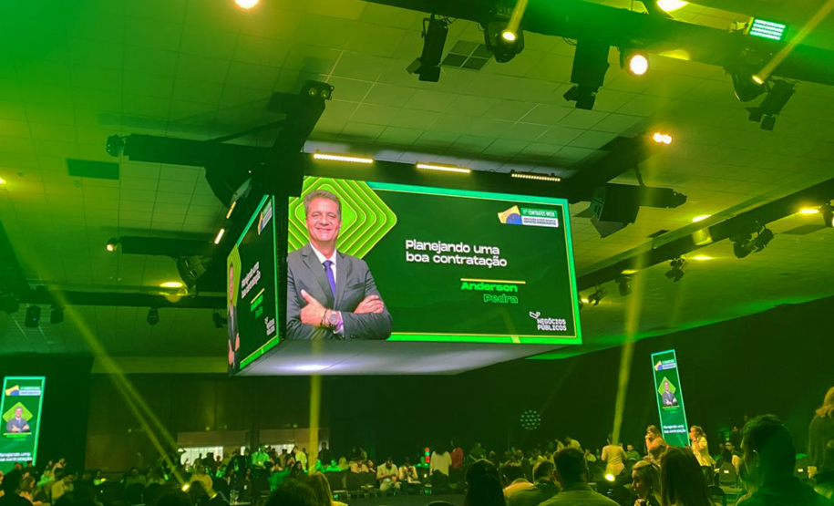 Lottopar realiza capacitação em fiscalização de contratos administrativos no maior evento do Brasil.