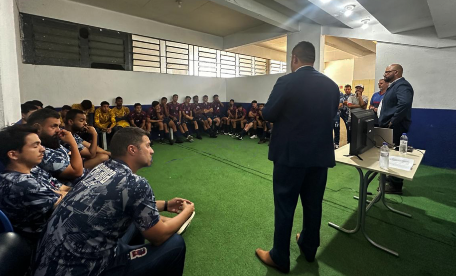 Lottopar faz palestra sobre integridade esportiva para a base do Paraná Clube.