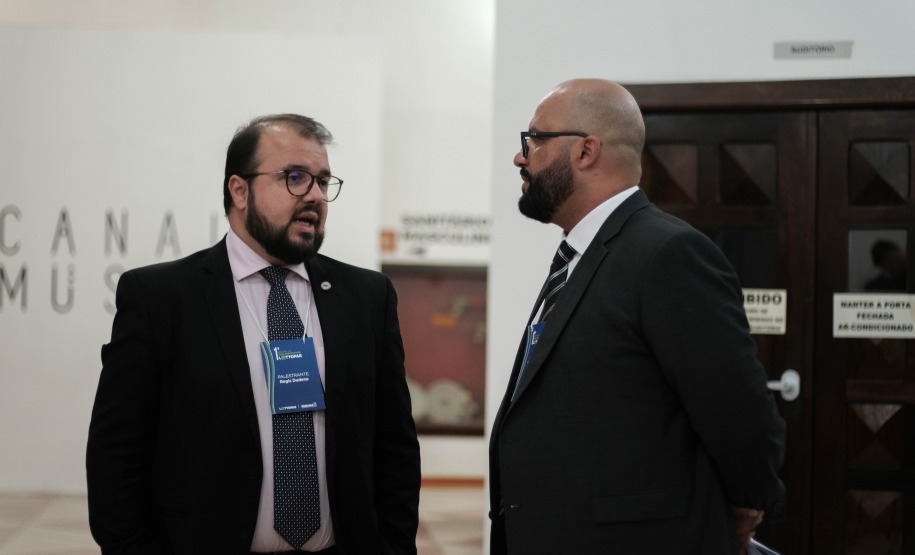 Secretário de Prêmios e Apostas (SPA) do Governo Federal, Regis Dudena e o Diretor de Operações da Lottopar, Fabio Veiga.