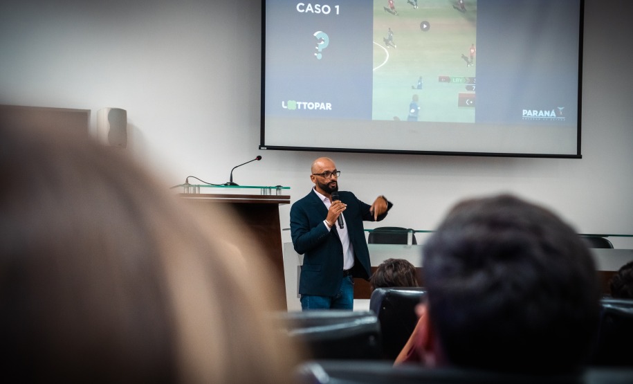 Lottopar realiza novo ciclo de treinamento sobre integridade esportiva para atletas do Athletico Paranaense